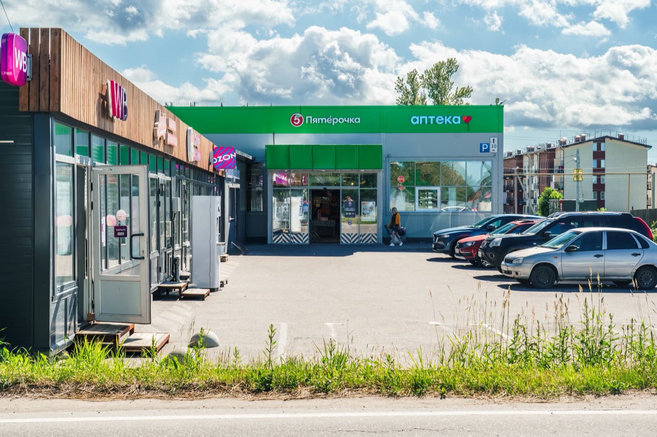 Фото: Магазин «Пятёрочка» — Щеглово — торговое помещение, витринные окна, отдельный вход. Ленинградская обл., Щеглово